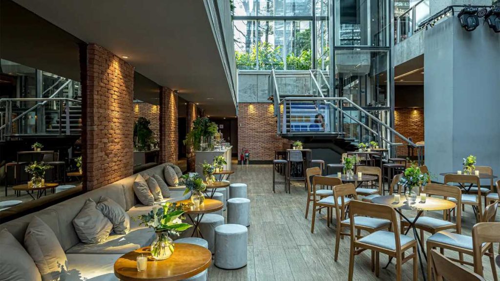 Local para eventos: 10 dicas para escolher o espaço ideal para seu evento corporativo ou social local elegante para eventos com um design moderno e sofisticado.