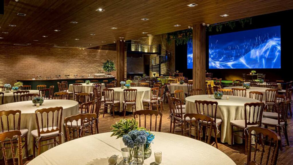 Salão de eventos perfeito: como escolher o espaço ideal para sua festa SALÃO DE EVENTO DECORADO E ORGANIZADO PELA BISUTTI CORPORATE